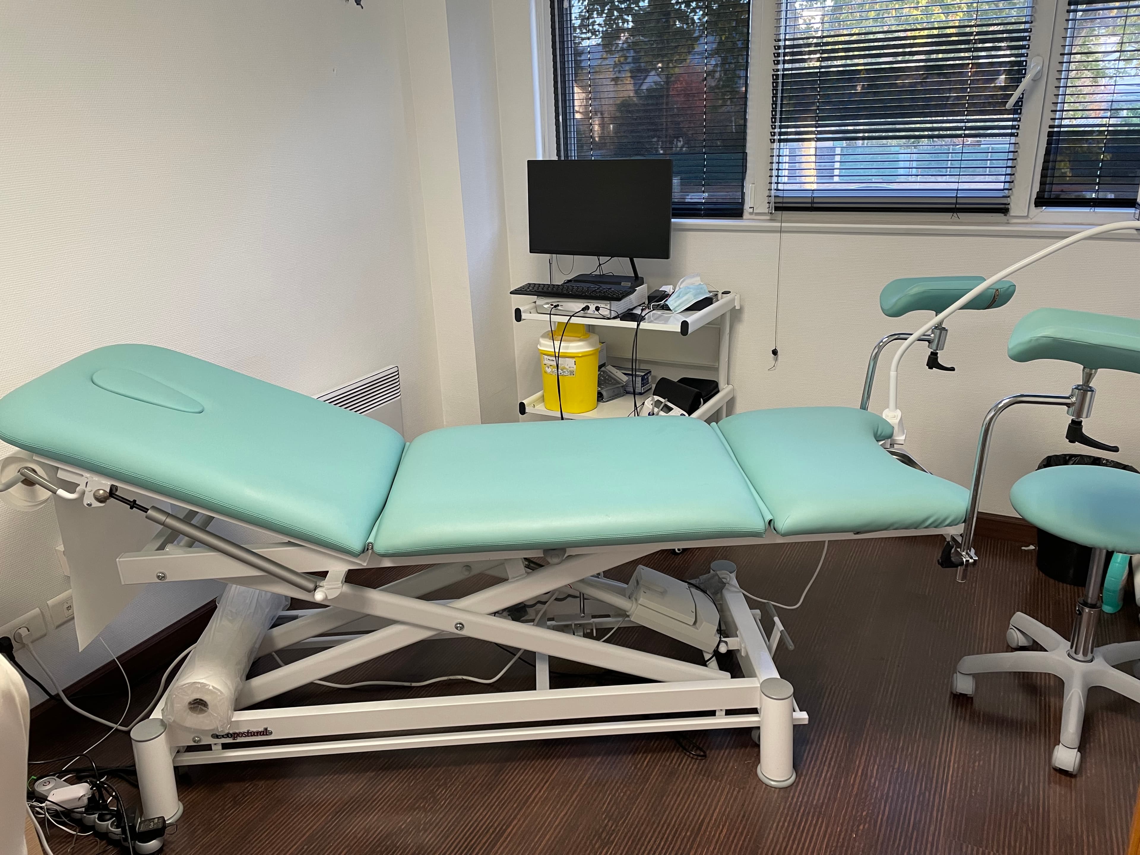 Table gynécologique électrique 3 plans + tabouret