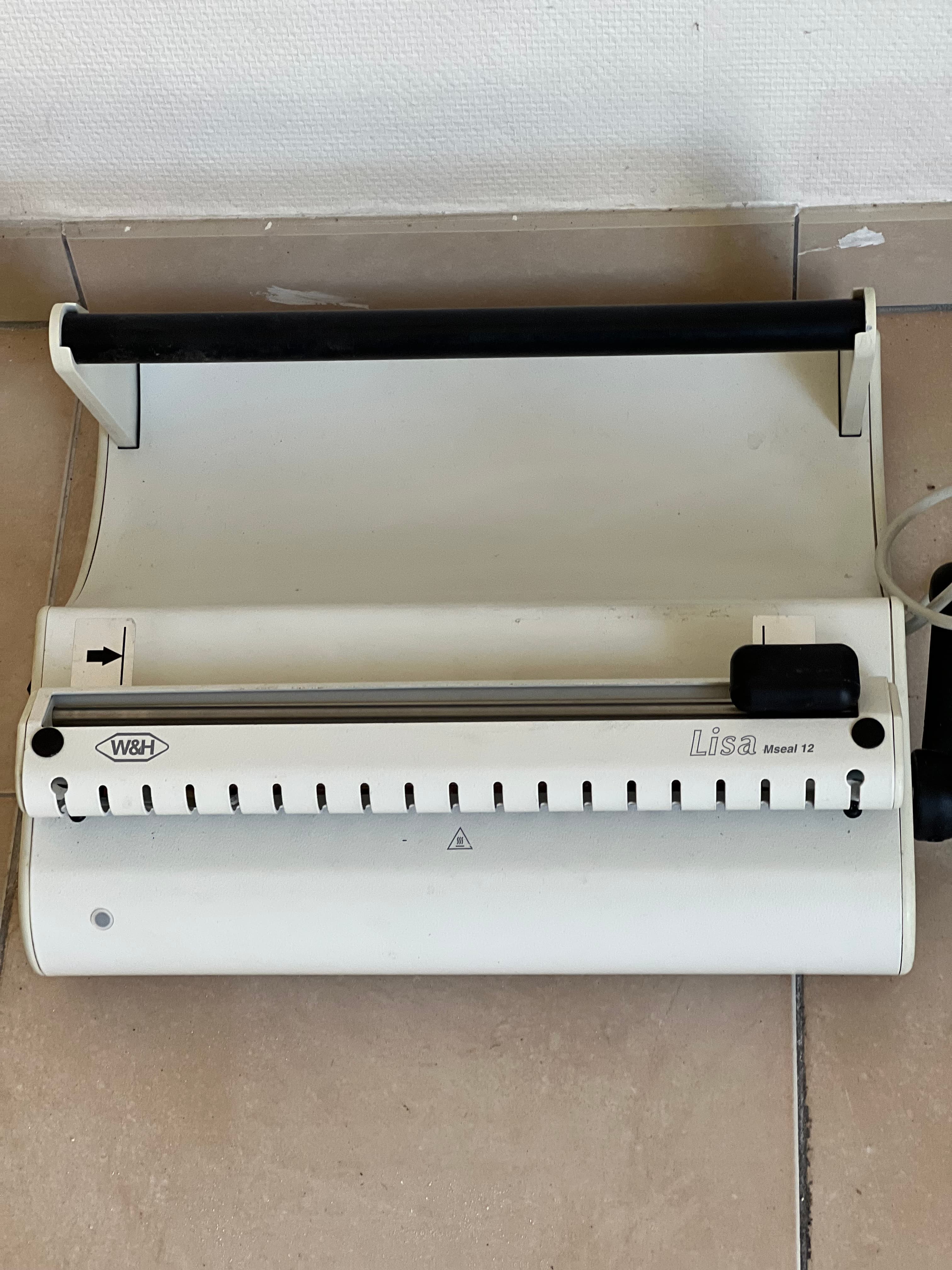 Soudeuse pour poche de stérilisation