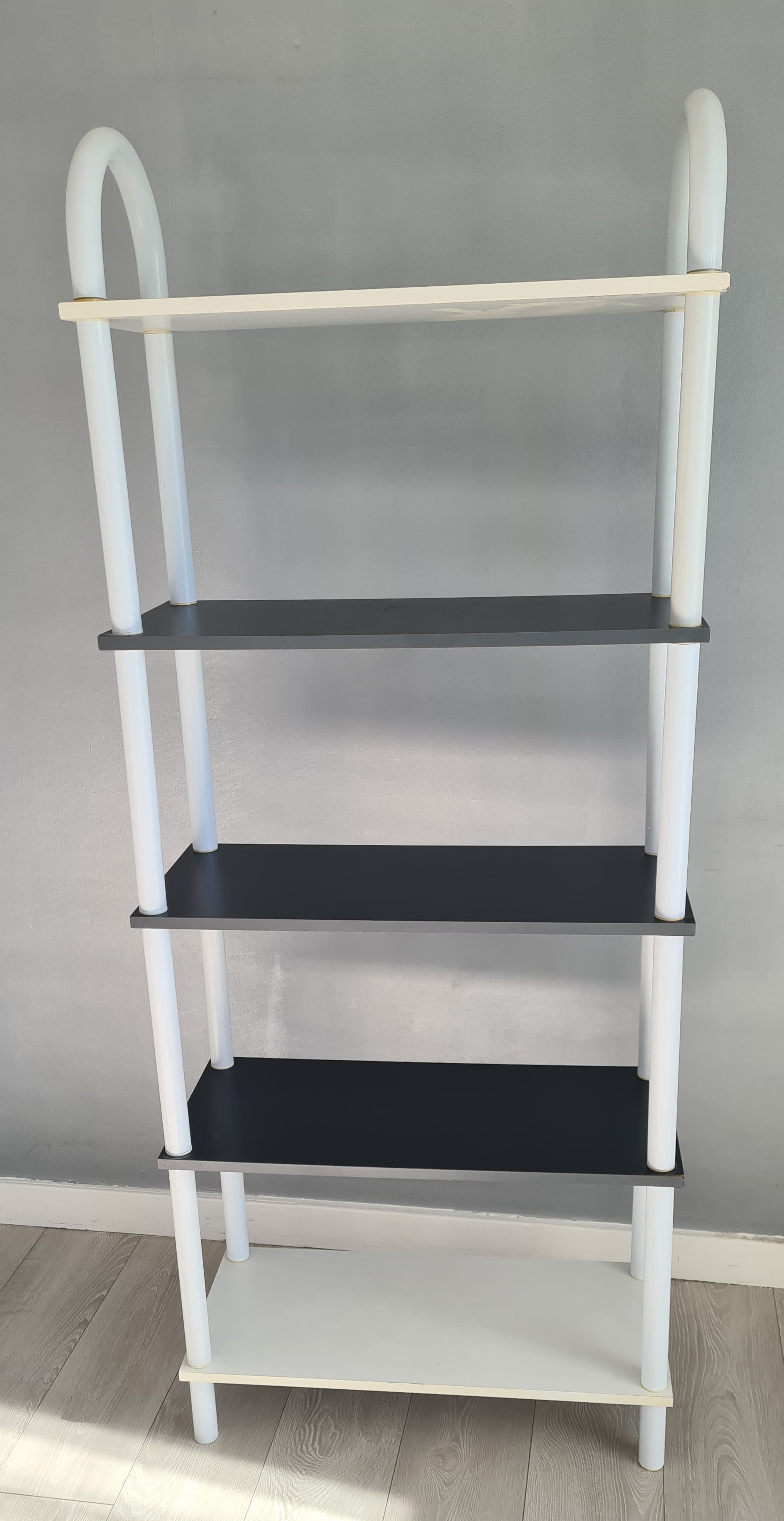 ETAGERES DE RANGEMENT