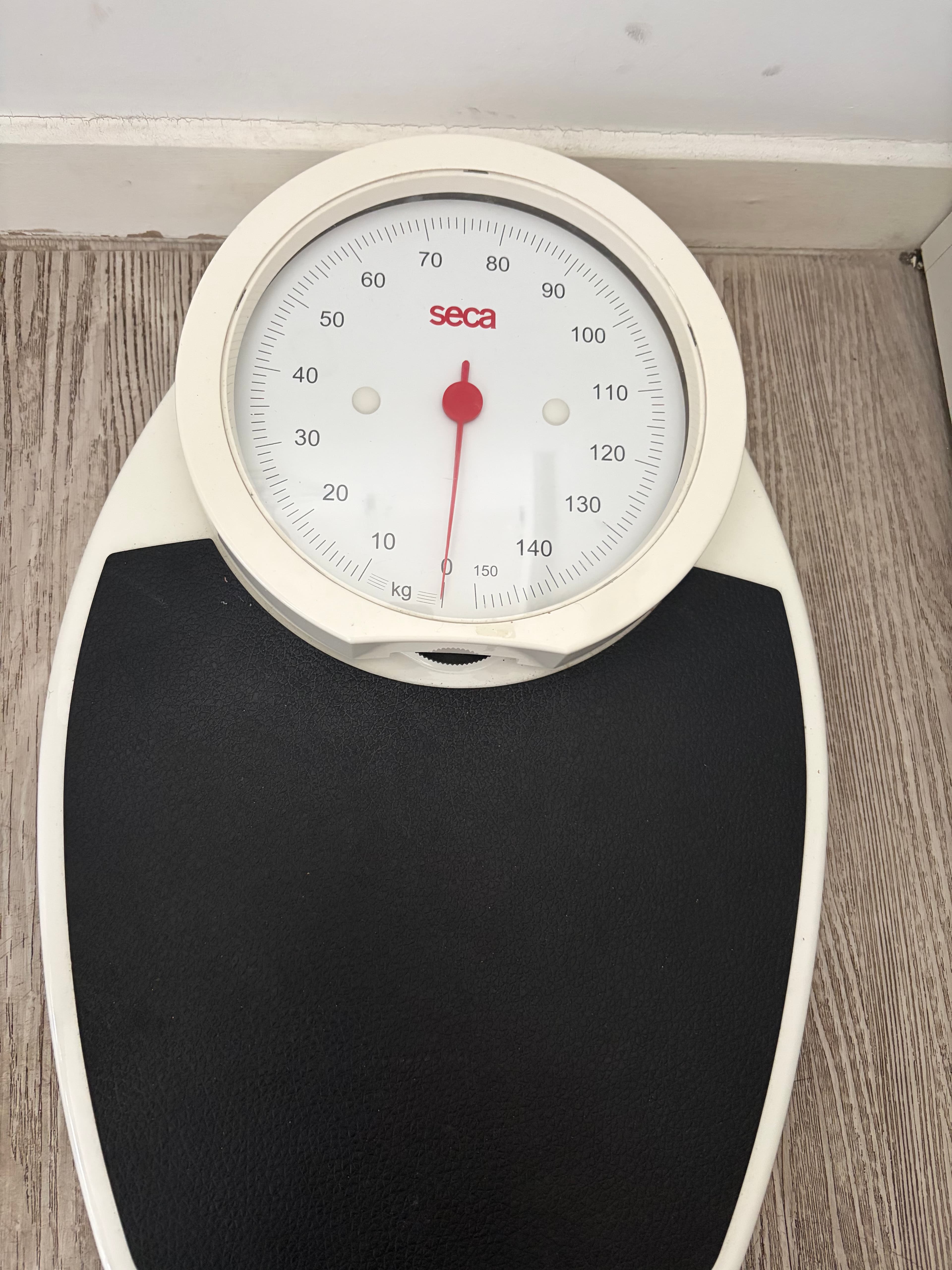 Lot médical : Balance Seca + Pèse-bébé Gima
