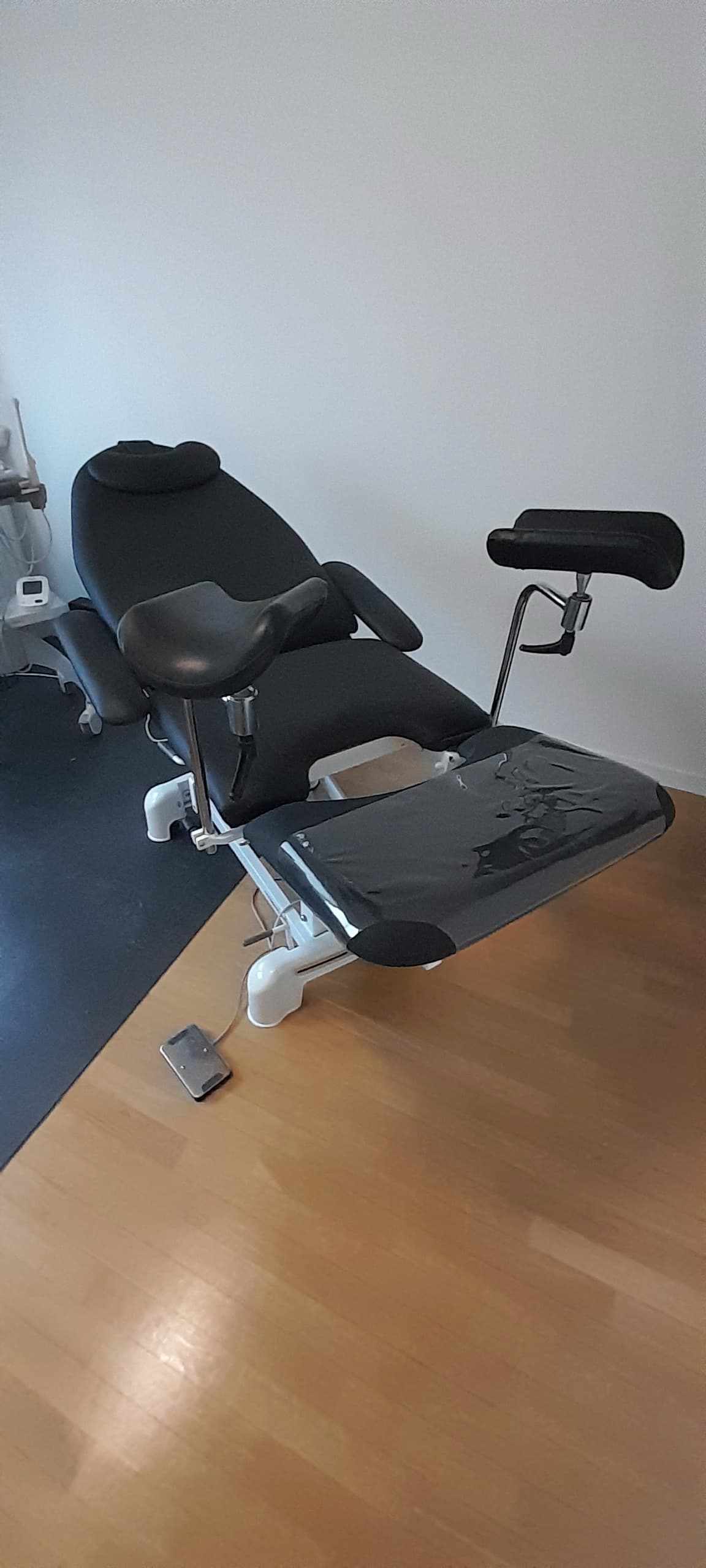 Table d'examen gynecologique