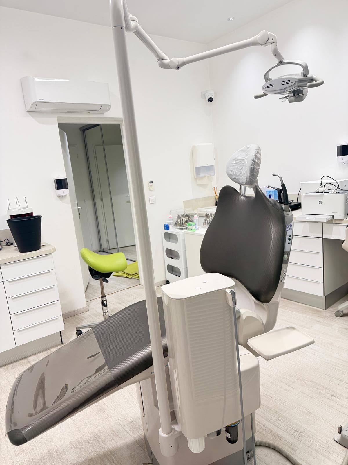 Fauteuil dentaire MORITA Spaceline EMCIA – Très bon état – Opportunité à saisir !