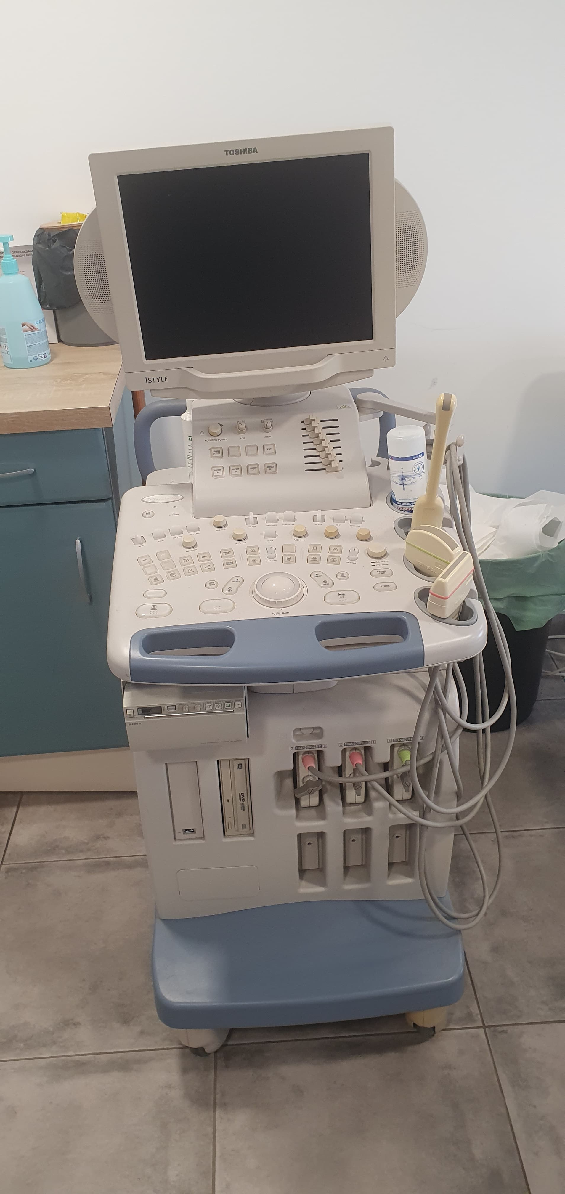 Vend échographe avec sonde abdo et sonde endovaginale