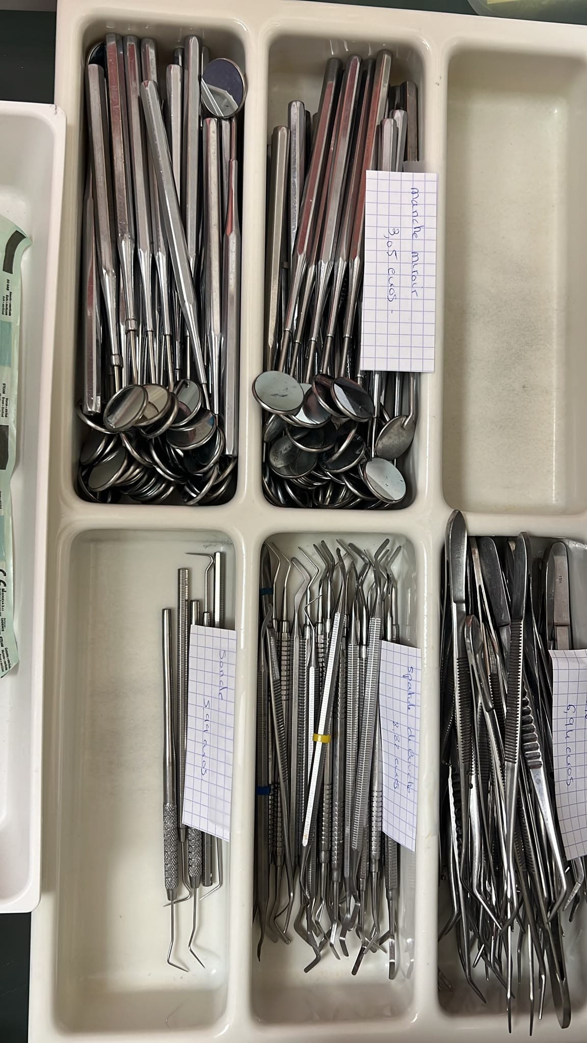 Lot miroirs, sondes, spatules et precelles - environ 100 pieces
