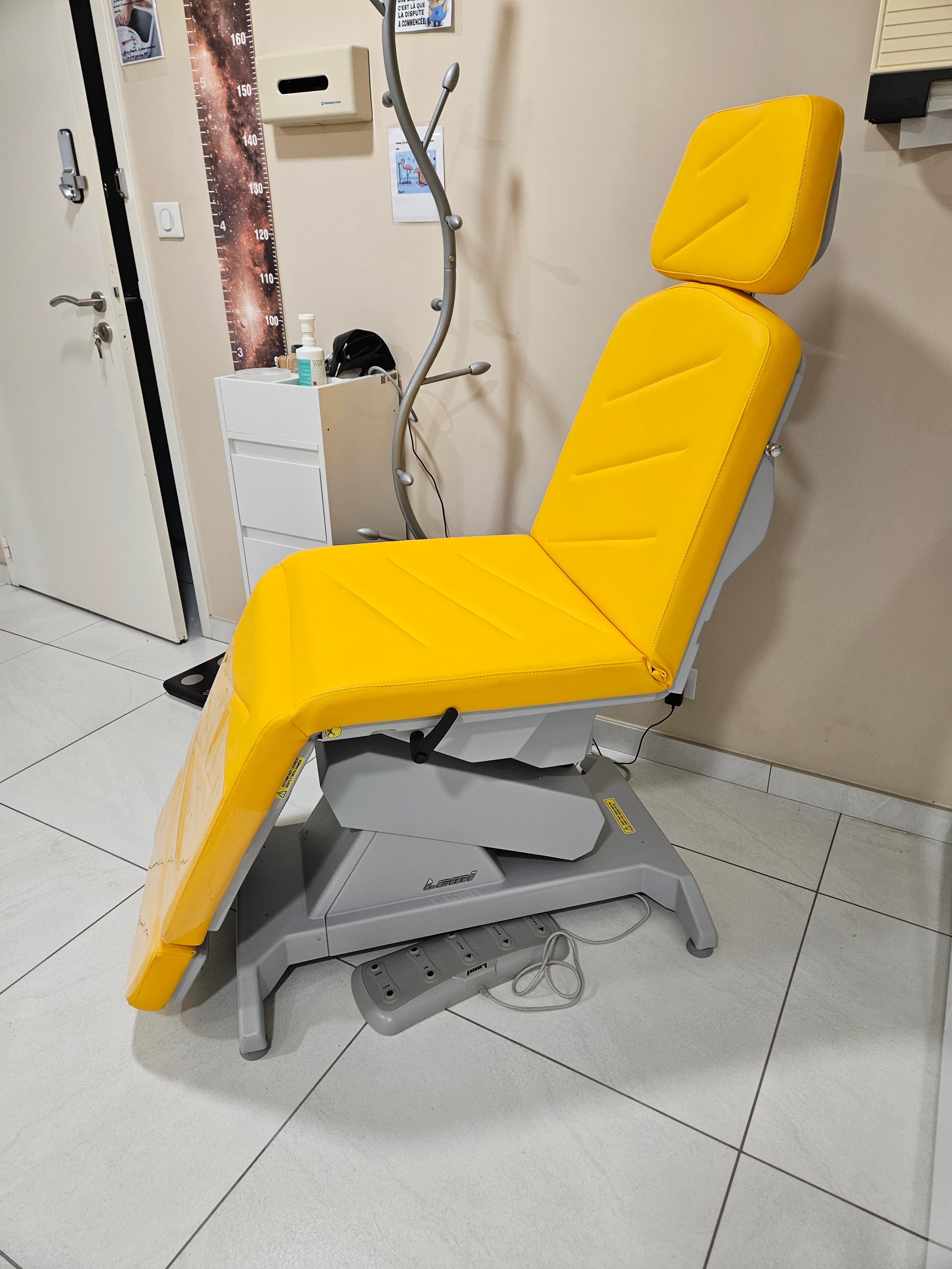 Fauteuil d'examen médical LEMI BI-ZAK 3 parties, 3 moteurs, rotation 180 °