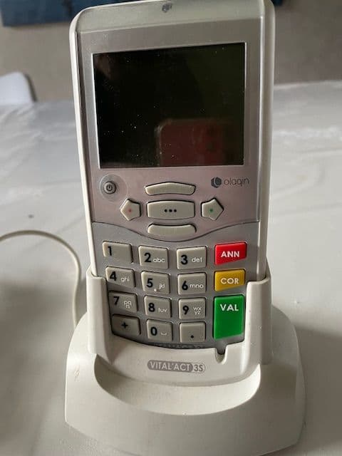 LECTEUR DE CARTE VITALE